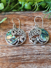 Load image into Gallery viewer, Earrings Dragonfly Paua
